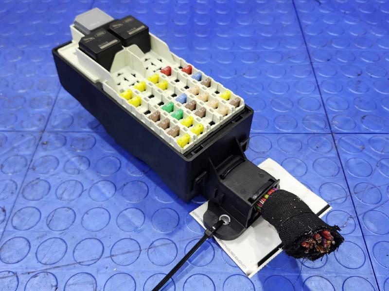 2017-2020 Jaguar F-Pace Cabin Fuse Box Relay Junction Block OEM