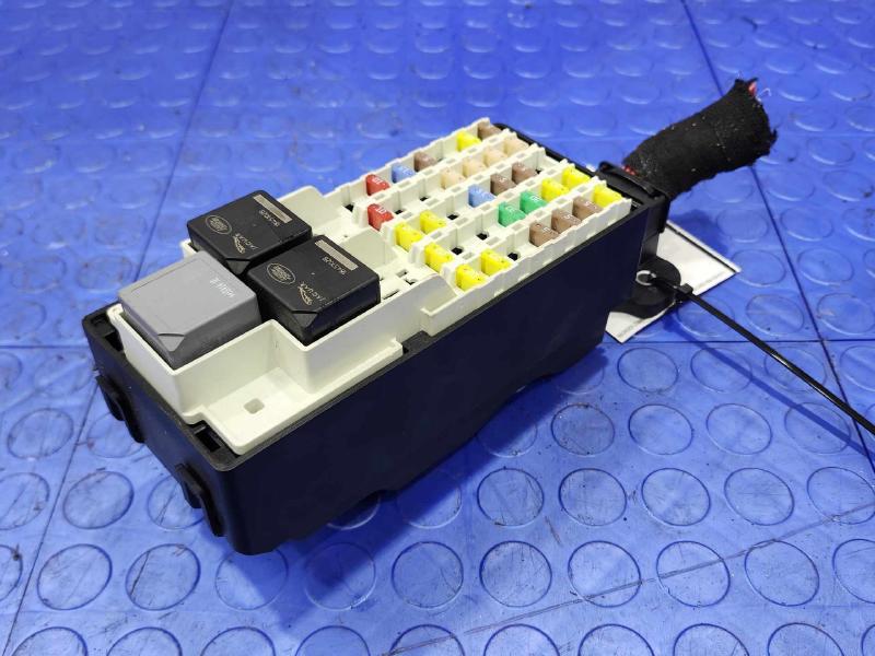 2017-2020 Jaguar F-Pace Cabin Fuse Box Relay Junction Block OEM