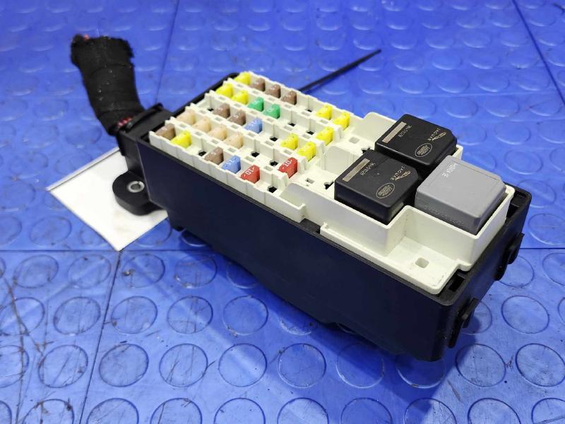 2017-2020 Jaguar F-Pace Cabin Fuse Box Relay Junction Block OEM