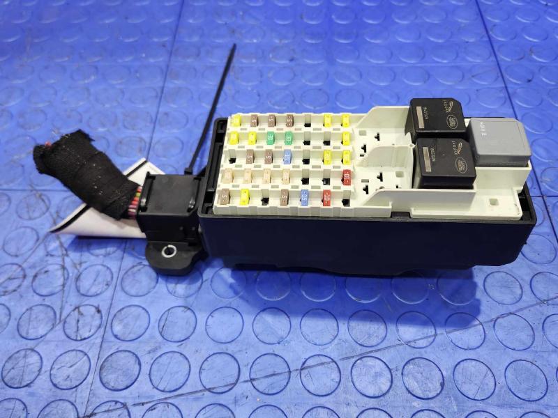 2017-2020 Jaguar F-Pace Cabin Fuse Box Relay Junction Block OEM
