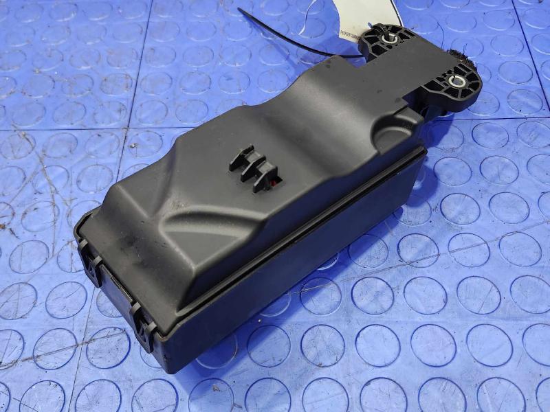 2017-2020 Jaguar F-Pace Cabin Fuse Box Relay Junction Block OEM