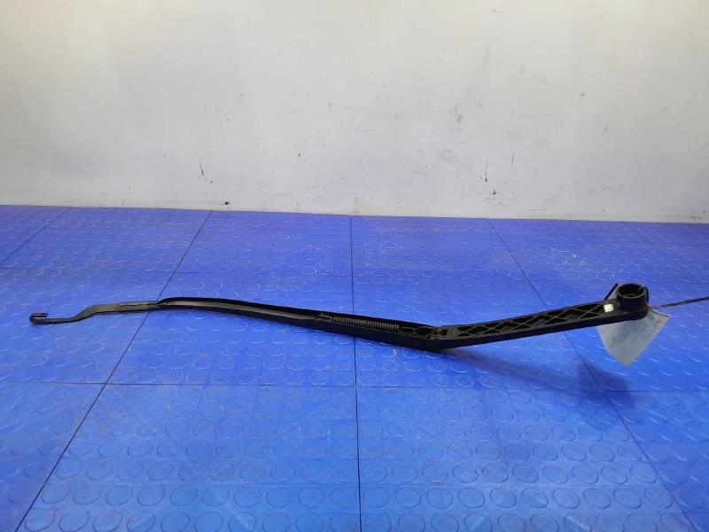 2014-2018 Kia Forte Windshield Wiper Arm Right Passenger Side OEM 98320A7500