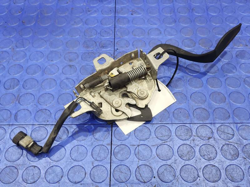 2011 Maserati Quattroporte Hood Latch