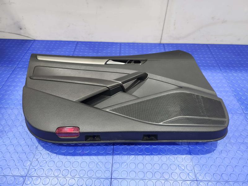2020 Volkswagen Passat Front Door Trim Panel
