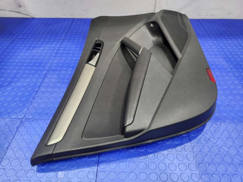 2020 Volkswagen Passat Front Door Trim Panel