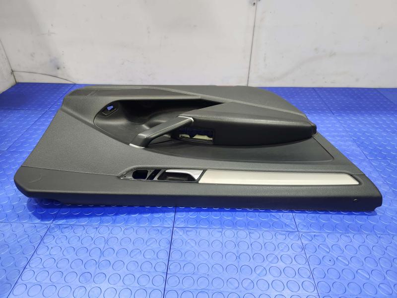2020 Volkswagen Passat Front Door Trim Panel