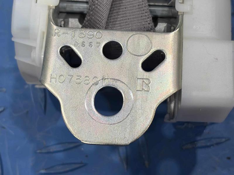 2007 Toyota RAV4 Rear Seat Belt