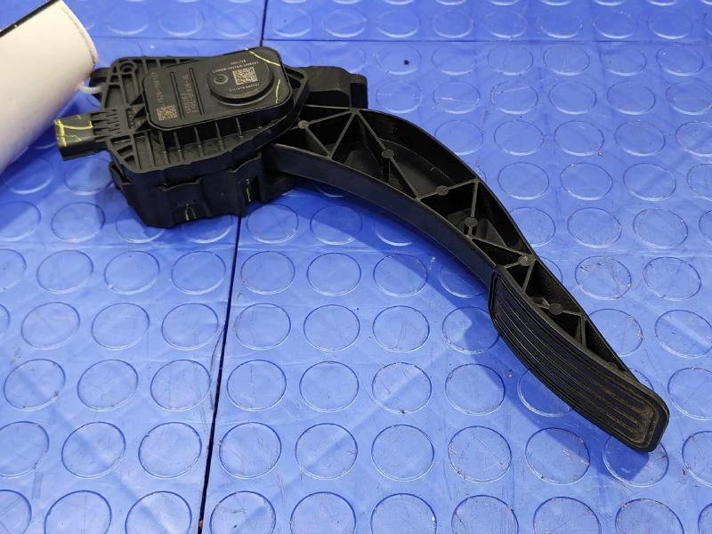 2016 Lincoln MKX Pedal Assembly