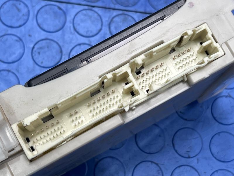 2013 Toyota Prius V Multiplex Control Module Genuine OEM Part 8922147221