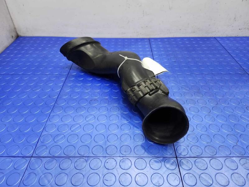 2011 Volkswagen Touareg Air Intake Tube/Resonator