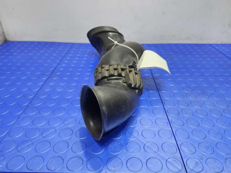2011 Volkswagen Touareg Air Intake Tube/Resonator