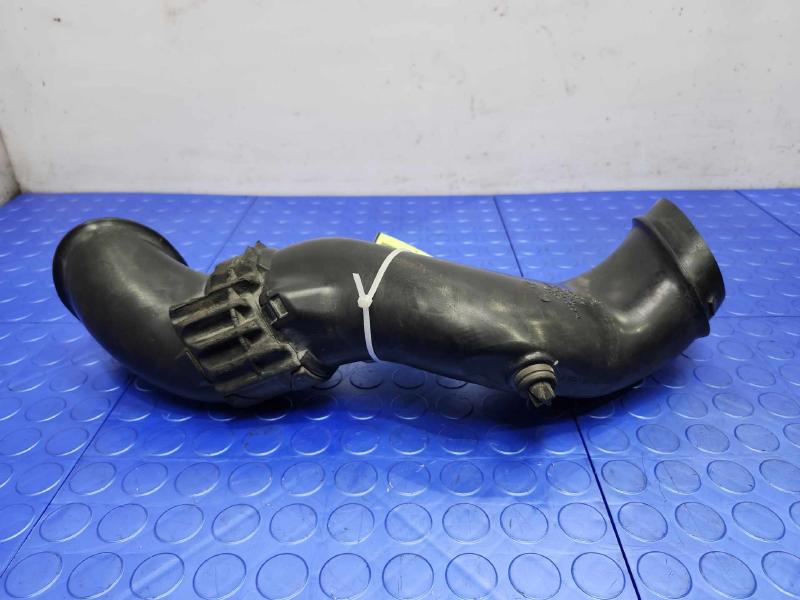 2011 Volkswagen Touareg Air Intake Tube/Resonator