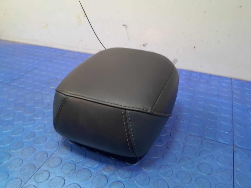 2015 Chrysler 200 Headrest