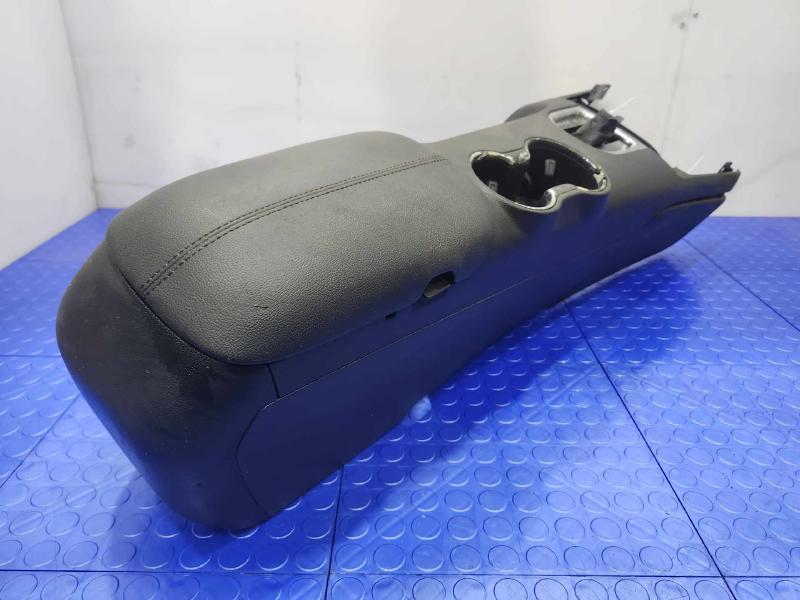2016 Ford Mustang Front Console