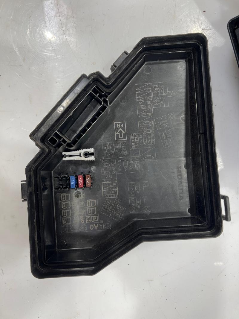 2006 2007 Honda Civic Fuse Box Engine Compartment 4Dr Sedan ONLY OEM 38250SNAA01