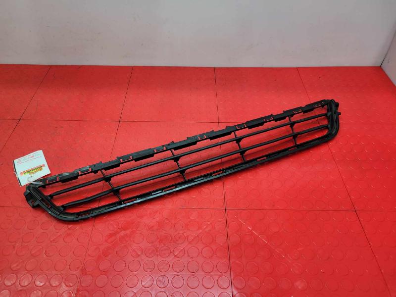 2014 Ford Fusion Grille