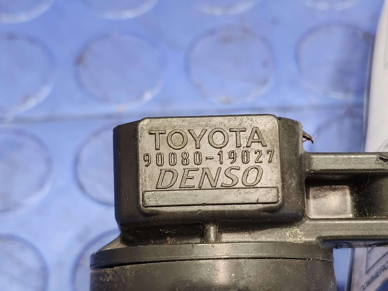 2000-2009 Toyota Tundra V8 Ignition Coil Pack Genuine OEM Part 9008019027