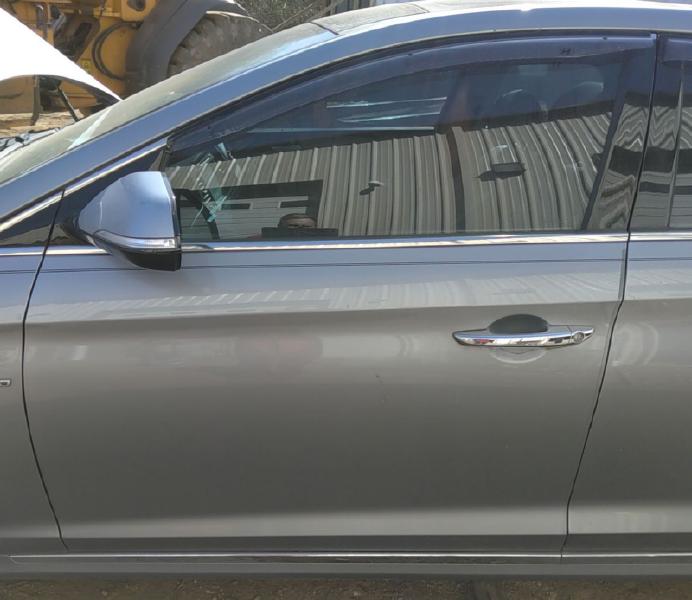 2016 Hyundai Sonata Front Door