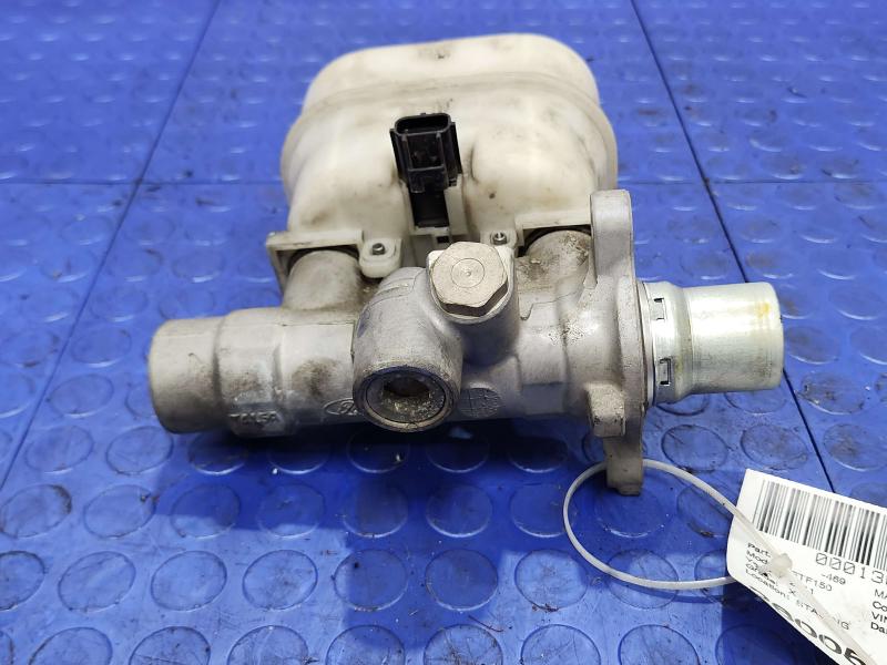 2011-2013 Ford F-150 Brake Master Cylinder Assembly Genuine OEM DL3Z2140A
