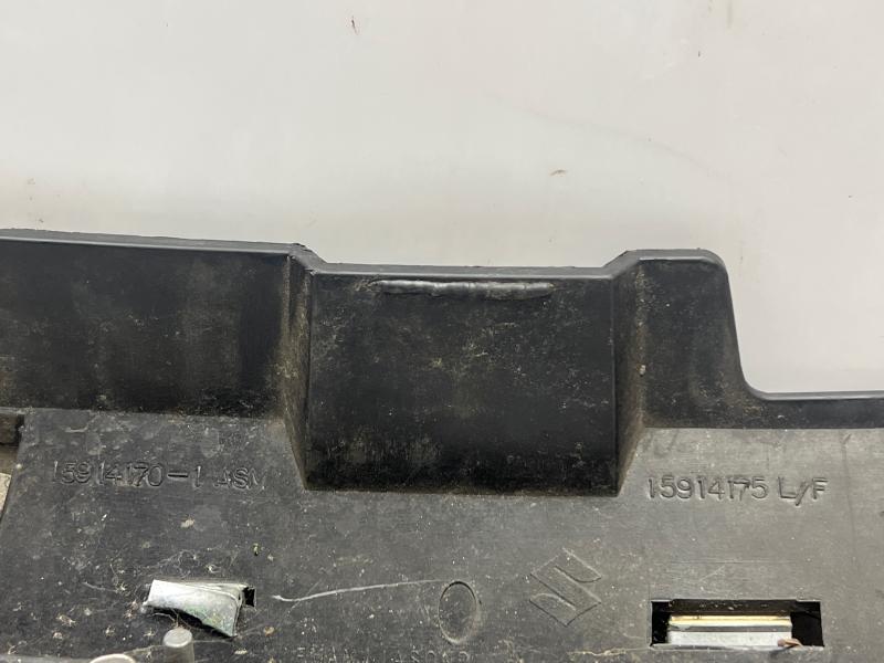 2007 Suzuki Vitara Grille