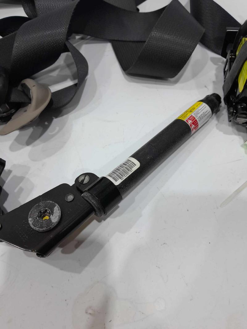 2015 Genesis Genesis Front Seat Belt