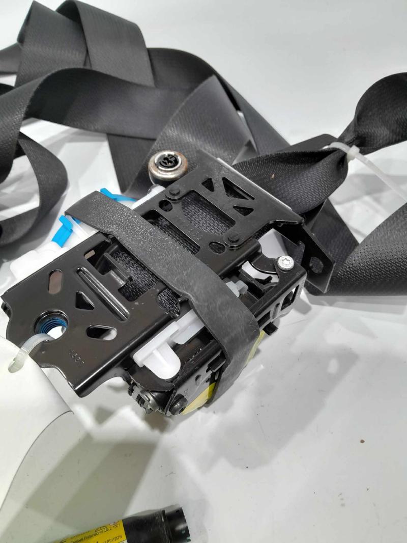 2015 Genesis Genesis Front Seat Belt