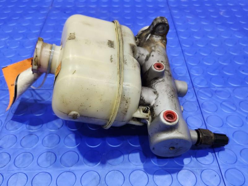 2005 Ford F-350 Super Duty Master Cylinder