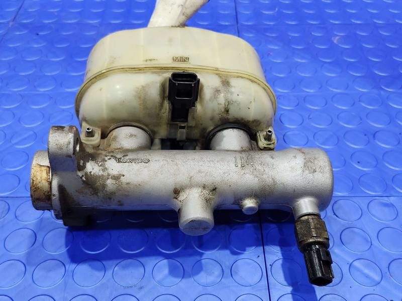 2005 Ford F-350 Super Duty Master Cylinder