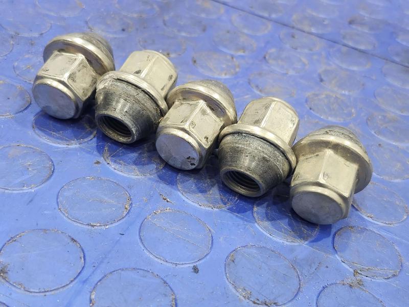 2016 Ford Edge Lug Nuts