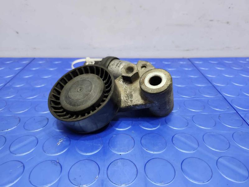 2013 Hyundai Santa Fe Engine Belt Tensioner