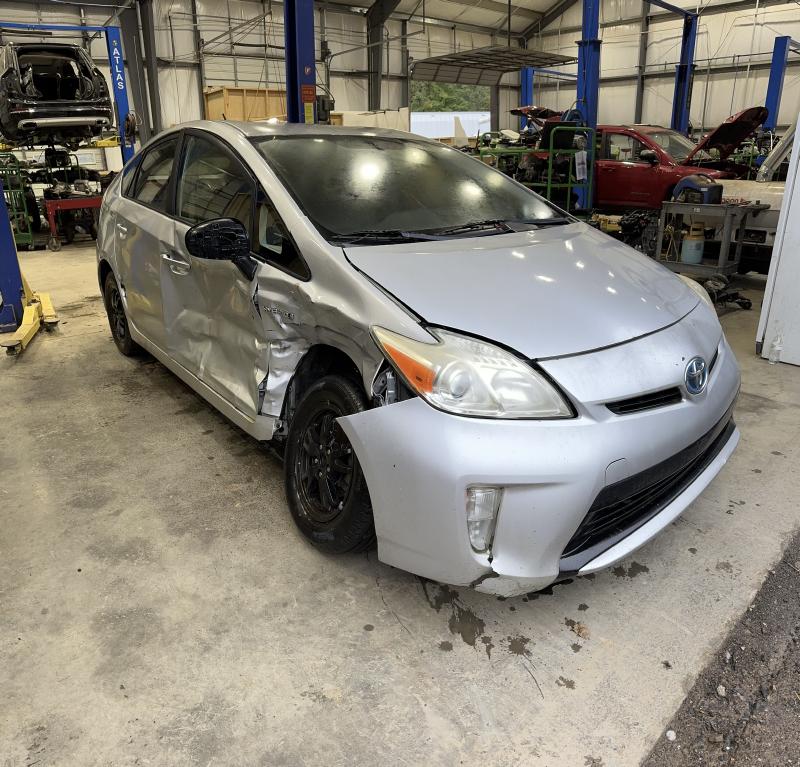 2014 Toyota Prius Front Door Latch