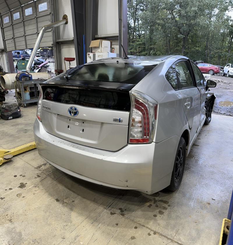 2014 Toyota Prius Front Door Latch