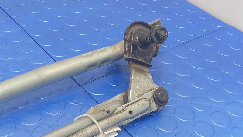 2016-2020 Kia Sorento Windshield Wiper Linkage Transmission OEM 98120C5000