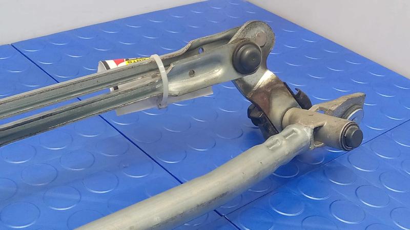 2016-2020 Kia Sorento Windshield Wiper Linkage Transmission OEM 98120C5000