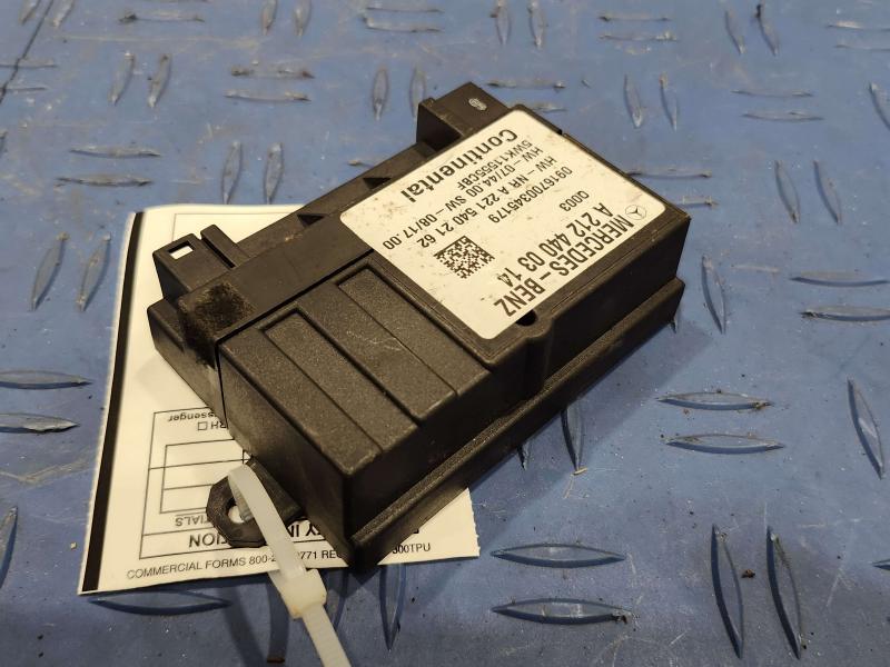 2010 Mercedes-Benz ML W164 OEM Fuel Pump Control Module Genuine 2124400314