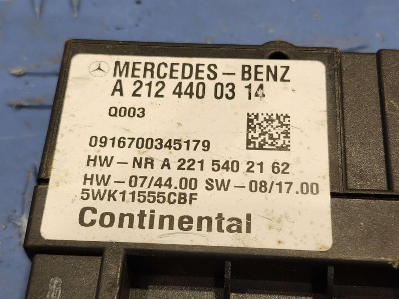 2010 Mercedes-Benz ML W164 OEM Fuel Pump Control Module Genuine 2124400314