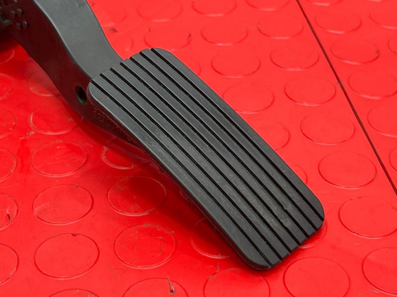 2020-2024 Kia Soul Accelerator Pedal Assembly Genuine OEM Part 32700F2100
