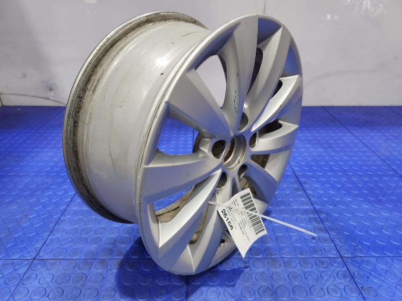 2015 Volkswagen Beetle Wheel