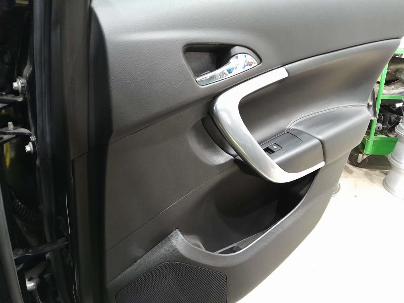 2015 Buick Regal Rear Door Trim Panel