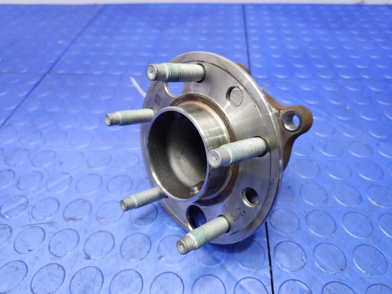 2024-2025 Buick Envista Rear Wheel Hub and Bearing Assembly OEM 13546940