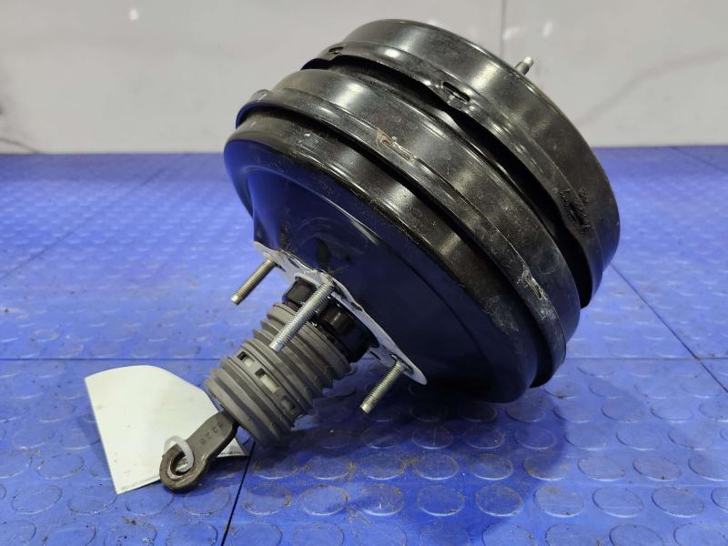 2013 Chrysler 300 Power Brake Booster