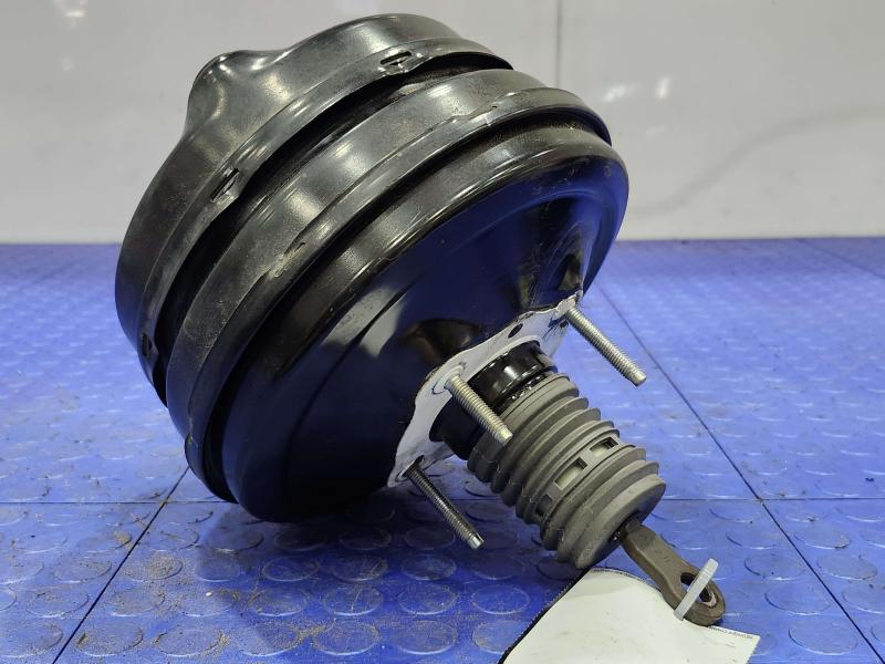 2013 Chrysler 300 Power Brake Booster
