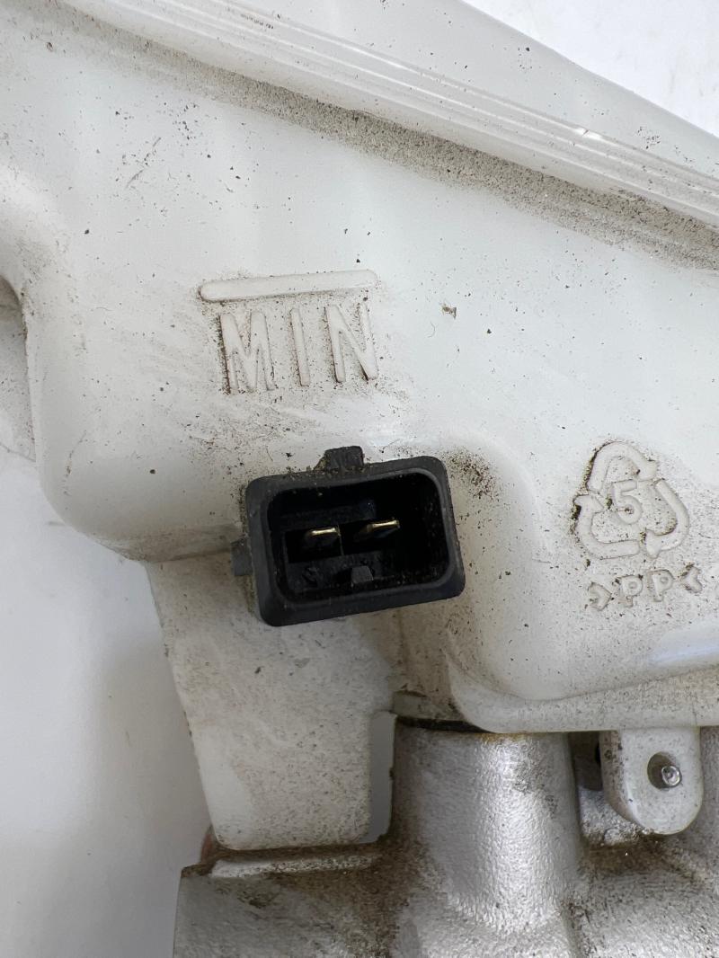 2016 - 2020 Kia Sorento Brake Master Cylinder Assembly OEM 58510C6800
