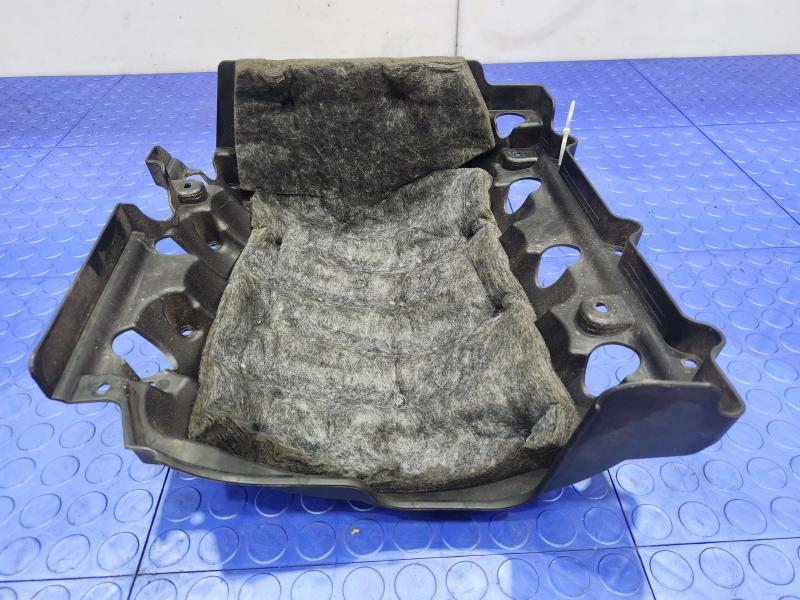 2014 Chevrolet Silverado 1500 Engine Cover