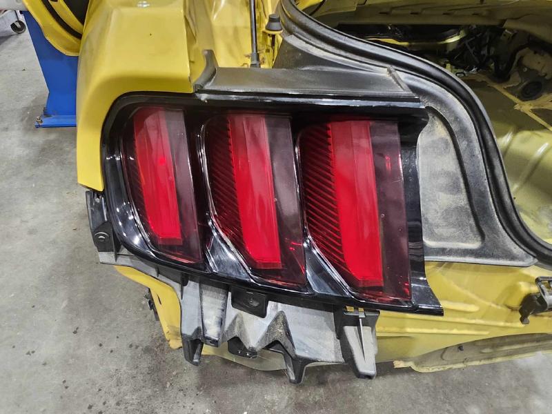 2015 Ford Mustang Tail Light Assembly