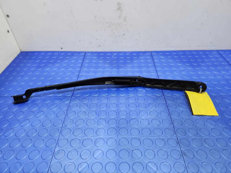 2014 Cadillac CTS Wiper Arm