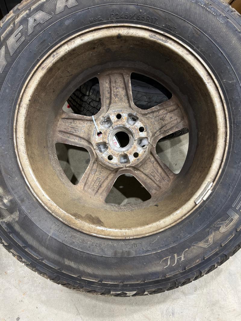 2005 Jeep Grand Cherokee Wheel