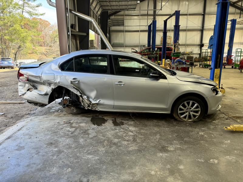 2012 Volkswagen Jetta Center Pillar