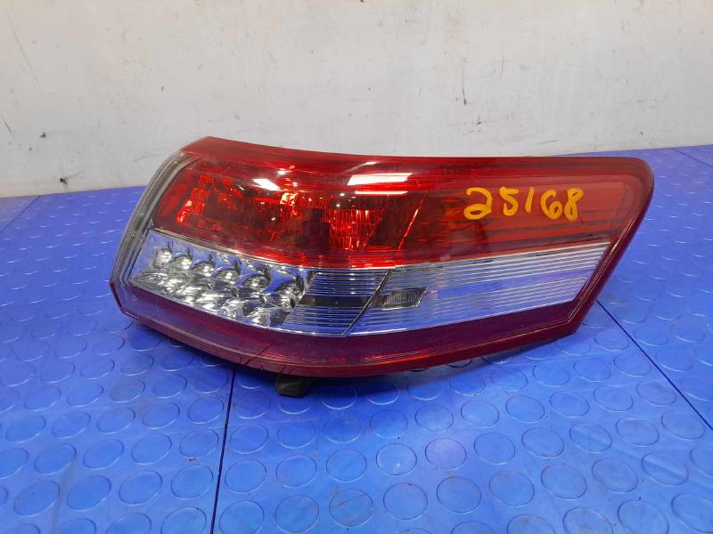 2011 Toyota Camry Tail Light Assembly