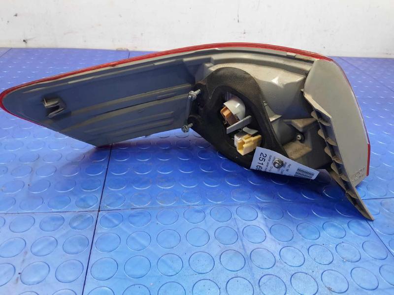 2011 Toyota Camry Tail Light Assembly